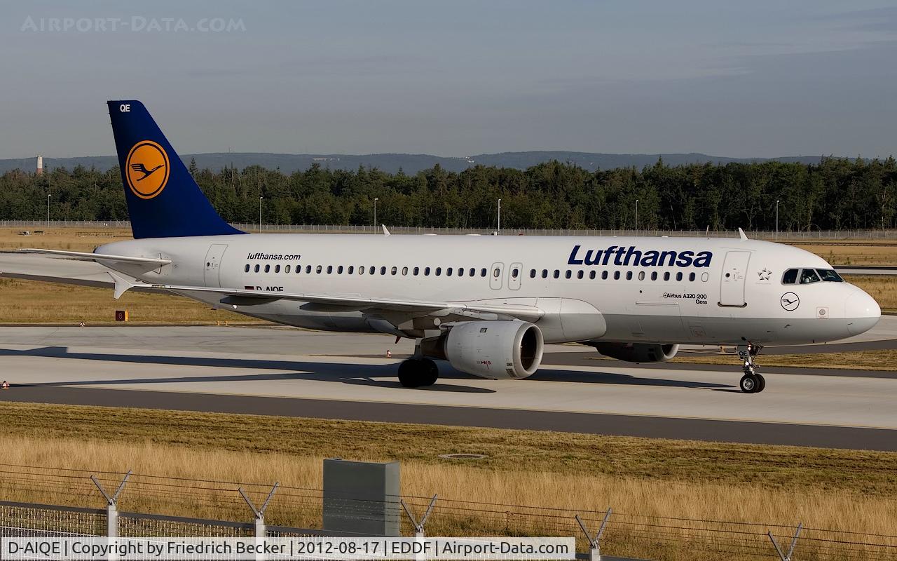 D-AIQE, 1991 Airbus A320-211 C/N 0209, taxying to the gate