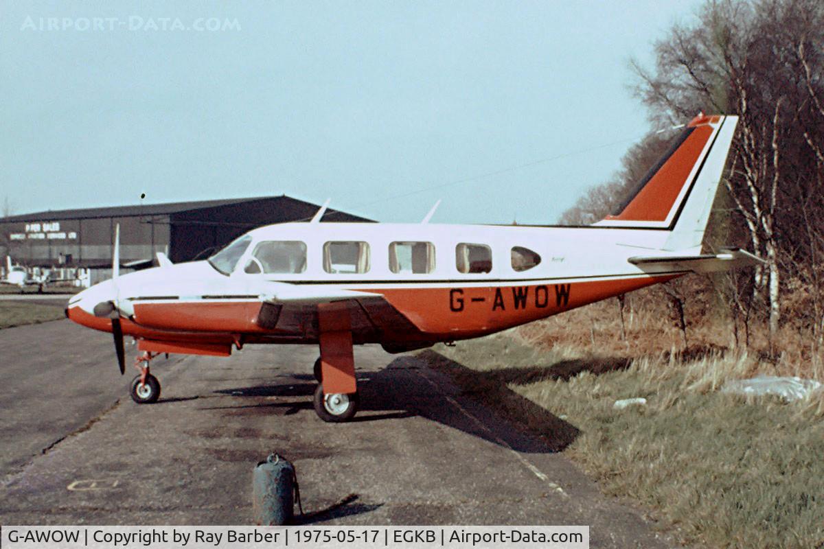 G-AWOW, 1968 Piper PA-31-310 Navajo Navajo C/N 31-229, Piper PA-31-310 Navajo [31-229] Biggin Hill~G 17/05/1975