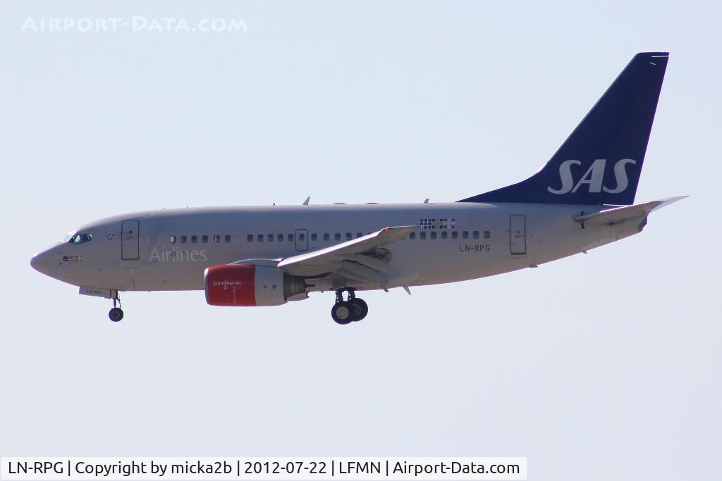 LN-RPG, 1999 Boeing 737-683 C/N 28310, Landing. Scrapped in december 2019.