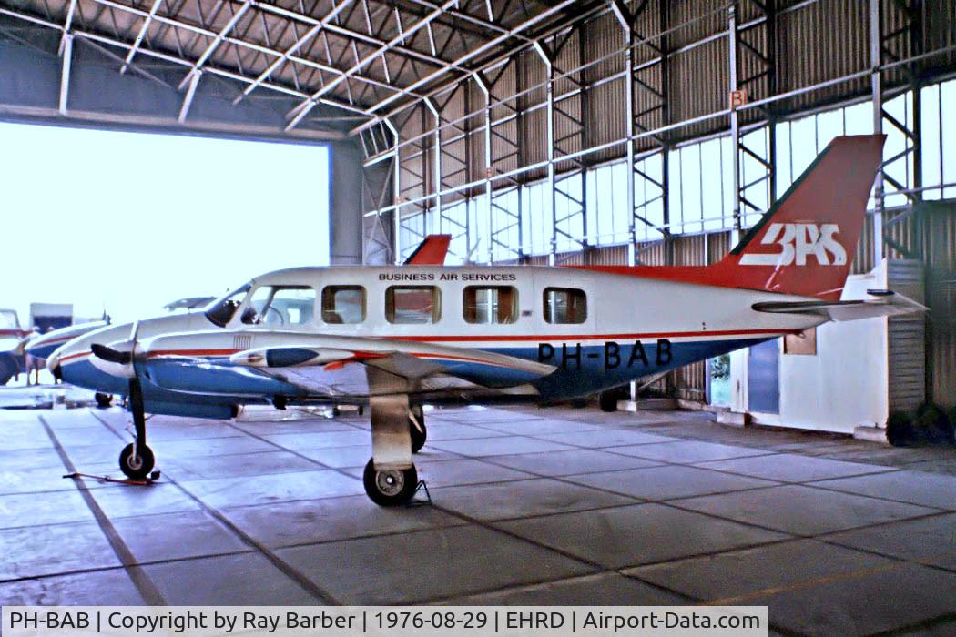PH-BAB, 1975 Piper PA-31-350 Navajo Chieftain C/N 31-7552084, Piper PA-31-350 Navajo Chieftain [31-7552084] Rotterdam~PH 29/08/1976