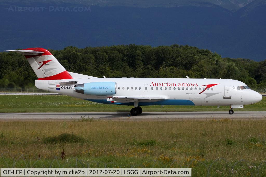 OE-LFP, Fokker 70 (F-28-0070) C/N 11560, Taxiing