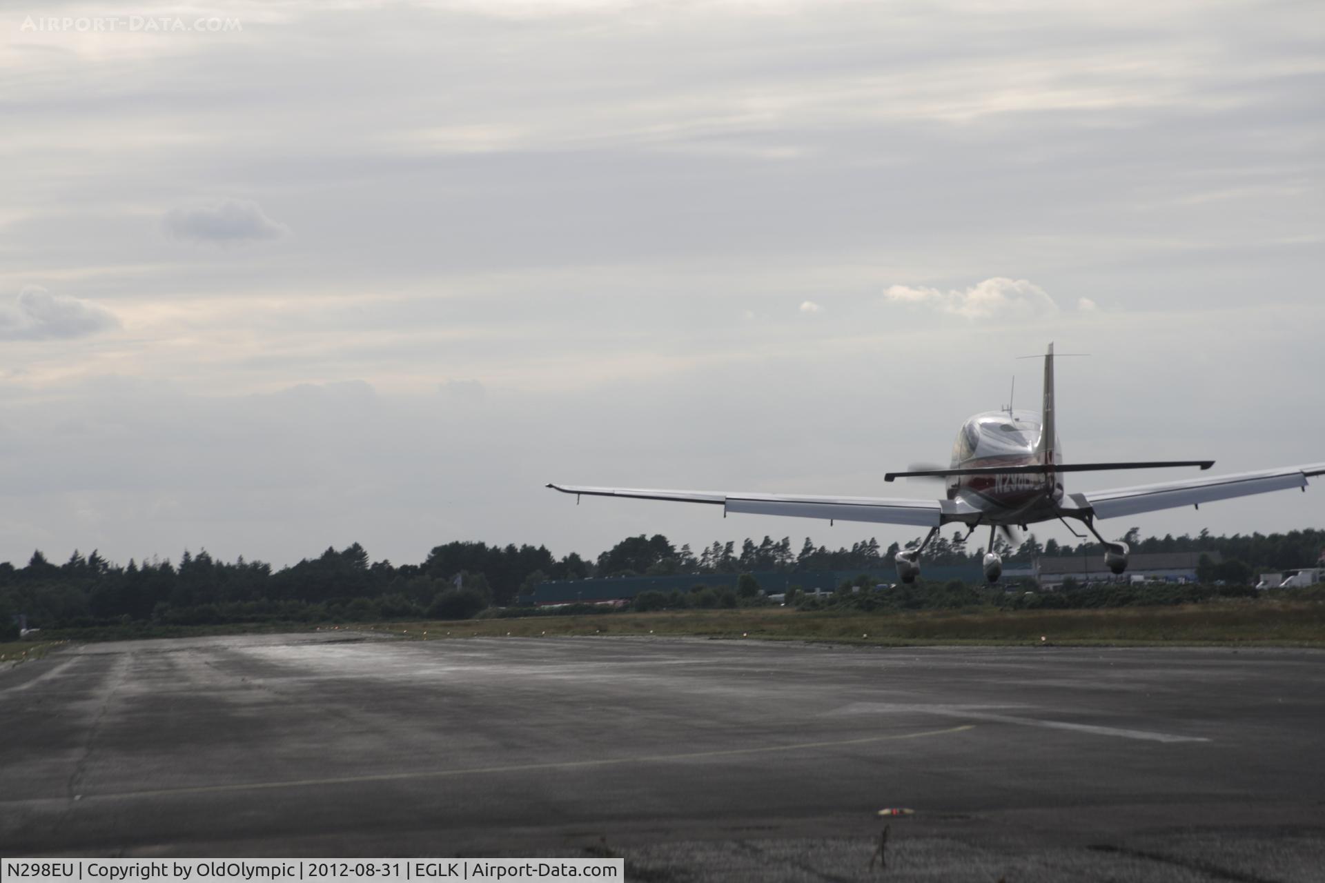N298EU, Cirrus SR22 GTS C/N 3838, TOUCHING DOWN RW25