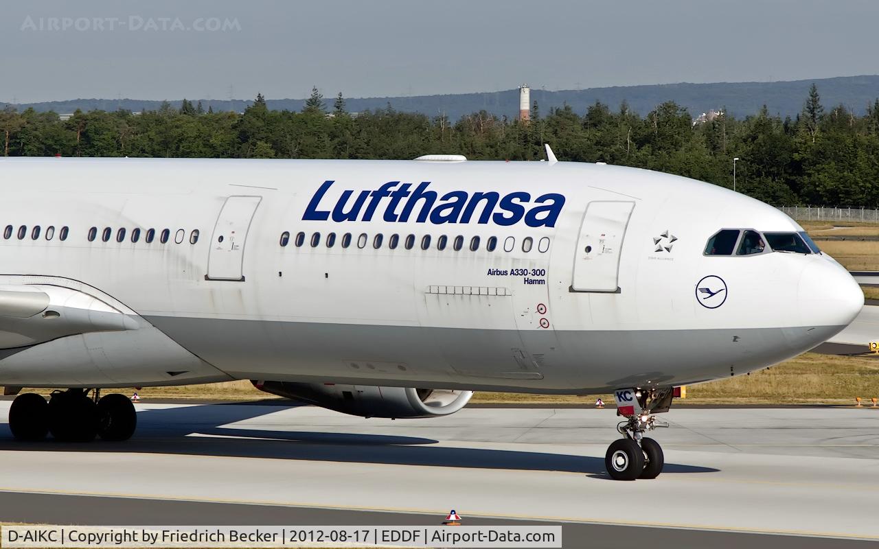 D-AIKC, 2004 Airbus A330-343X C/N 579, taxying to the gate
