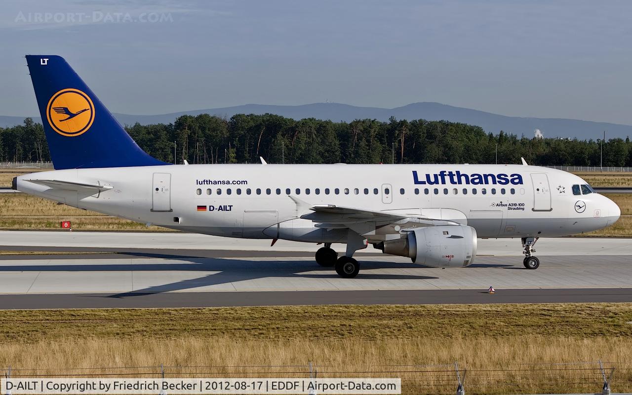 D-AILT, 1997 Airbus A319-114 C/N 738, taxying to the gate