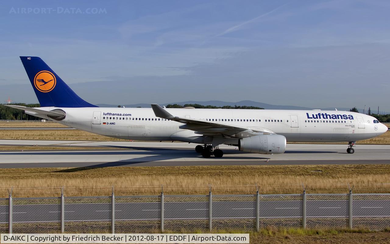 D-AIKC, 2004 Airbus A330-343X C/N 579, taxying to the gate