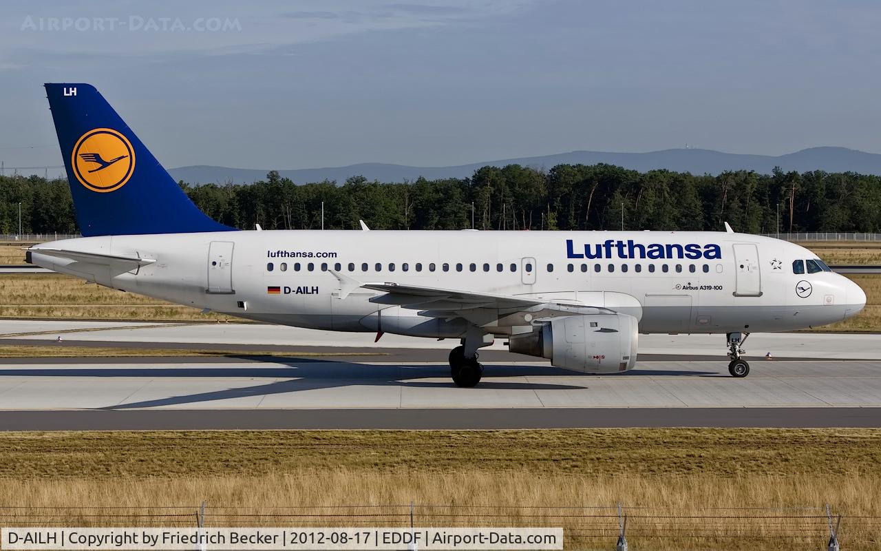 D-AILH, 1997 Airbus A319-114 C/N 641, taxying to the gate