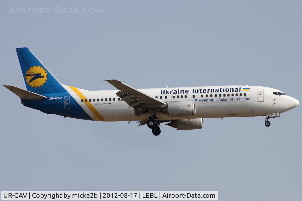 UR-GAV, 1992 Boeing 737-4C9 C/N 26437, Landing