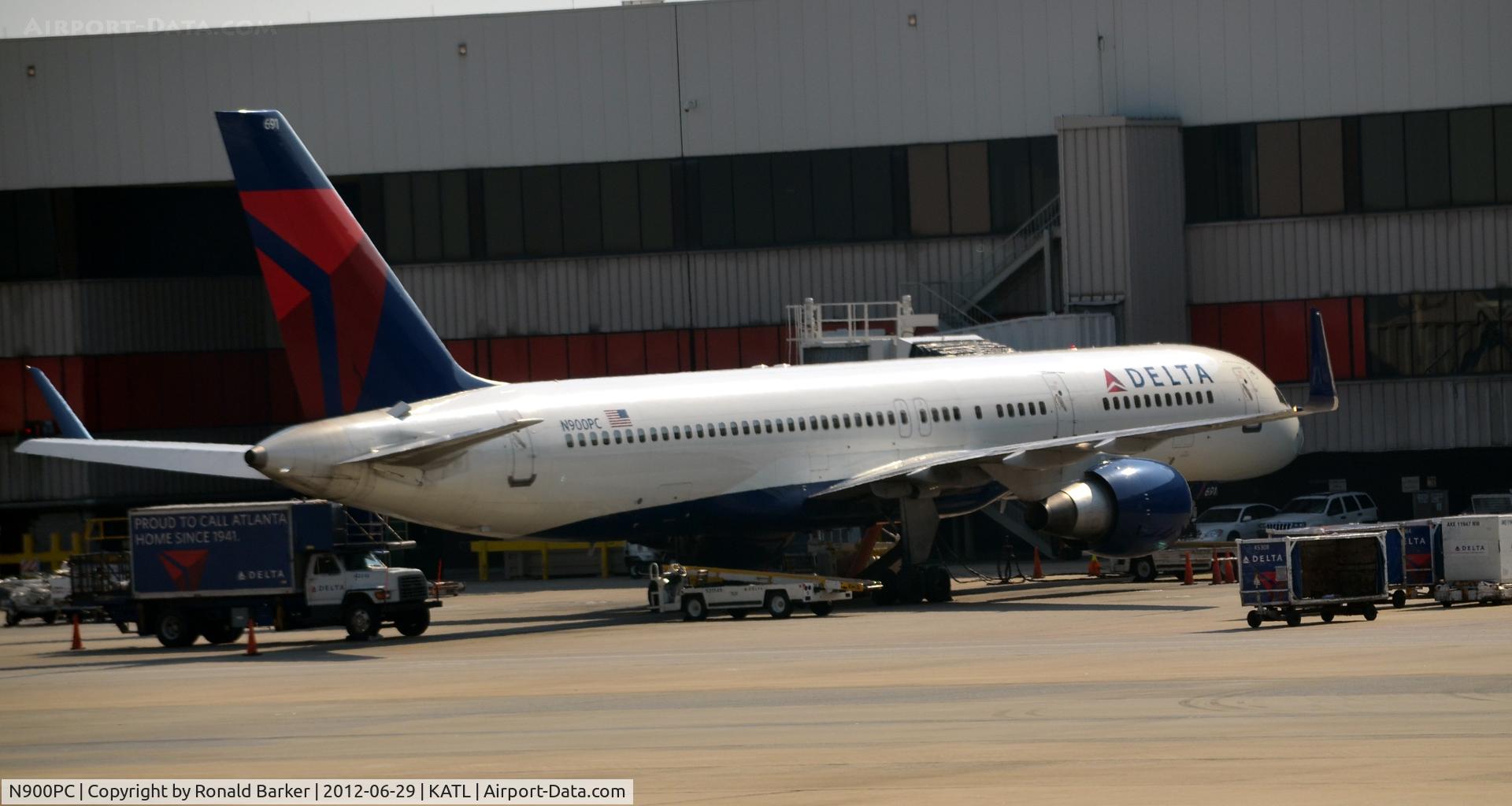 N900PC, 1997 Boeing 757-26D C/N 28446, Atlanta