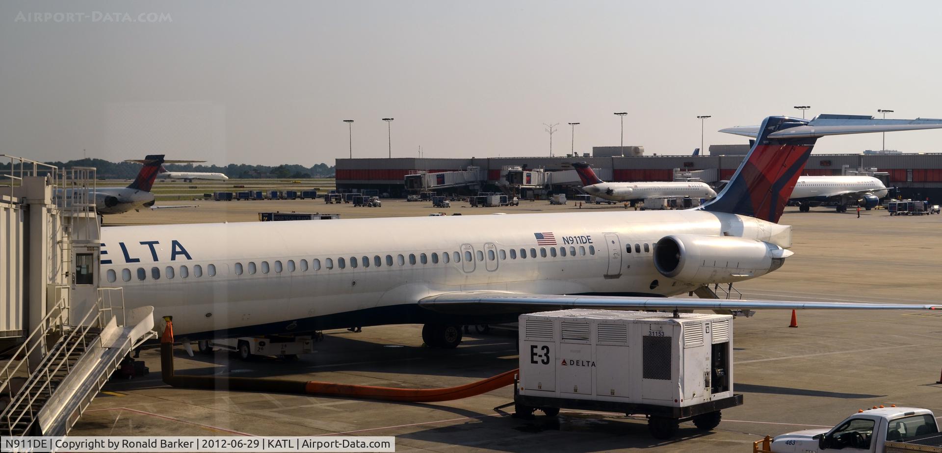 N911DE, 1992 McDonnell Douglas MD-88 C/N 49967, Atlanta