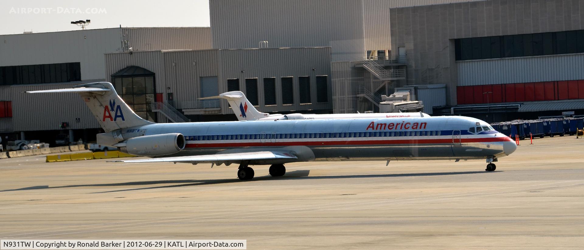 N931TW, 1987 McDonnell Douglas MD-83 (DC-9-83) C/N 49527, Taxi ATL