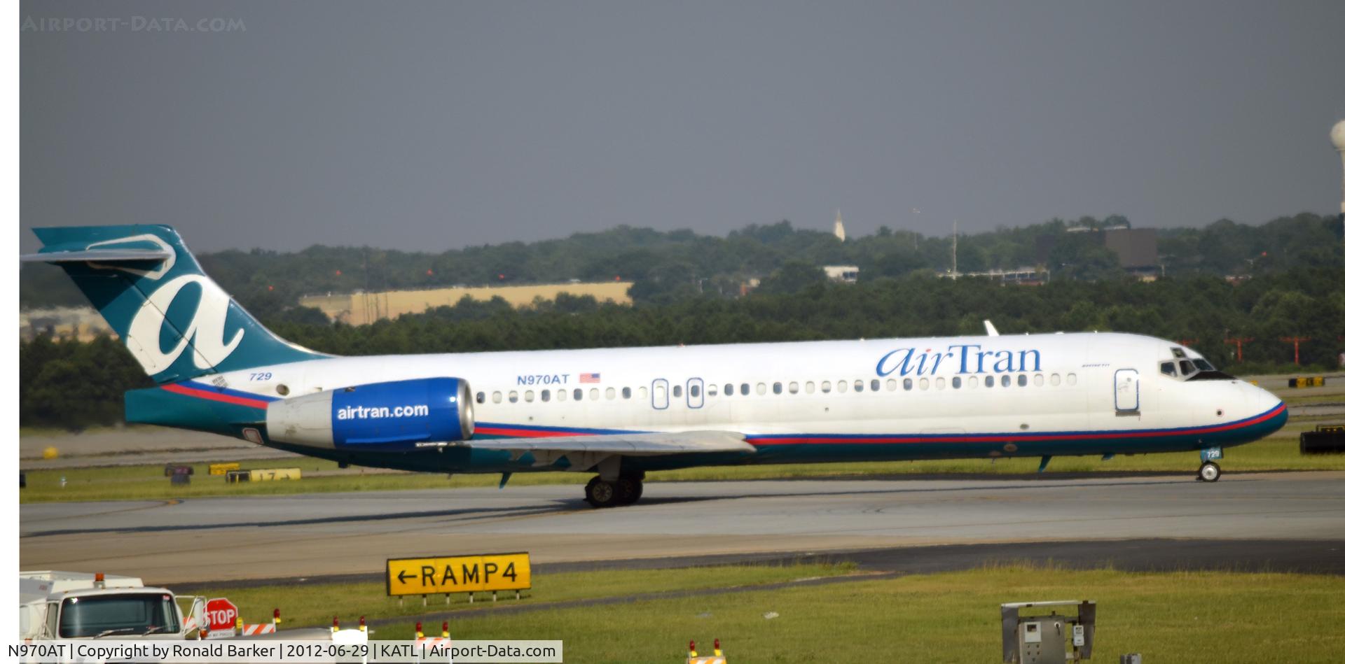 N970AT, 2001 Boeing 717-200 C/N 55031, Taxi ATL