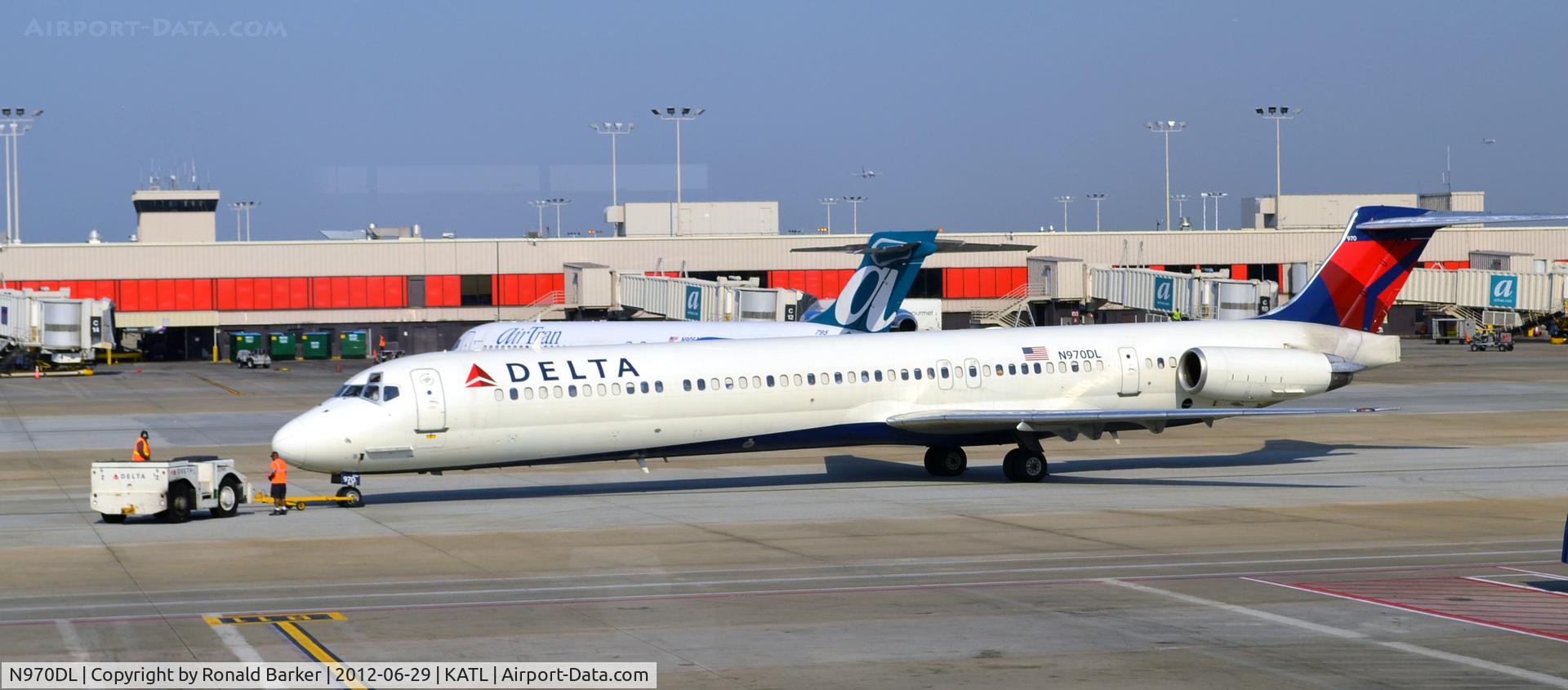 N970DL, 1990 McDonnell Douglas MD-88 C/N 53173, Taxi ATL