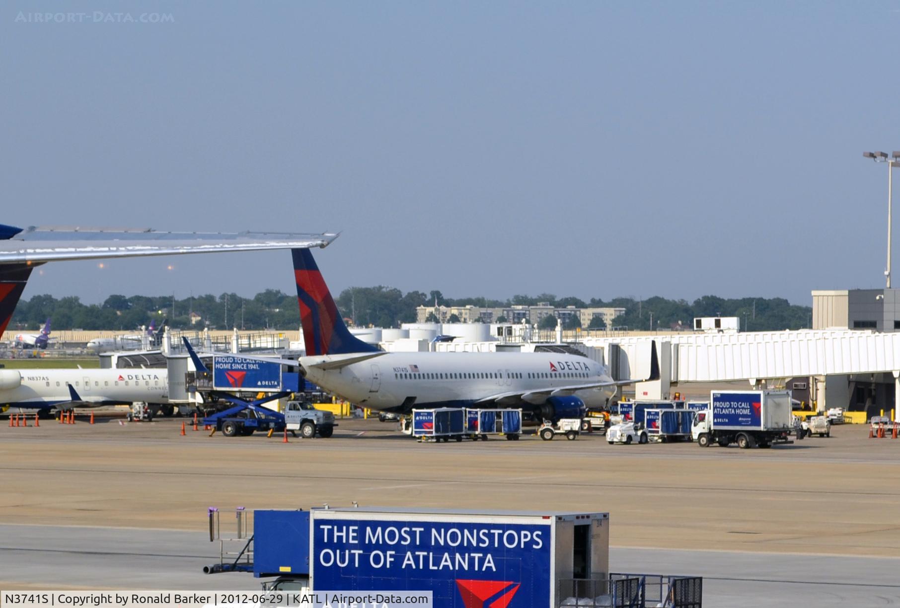N3741S, 2001 Boeing 737-832 C/N 30487, Atlanta