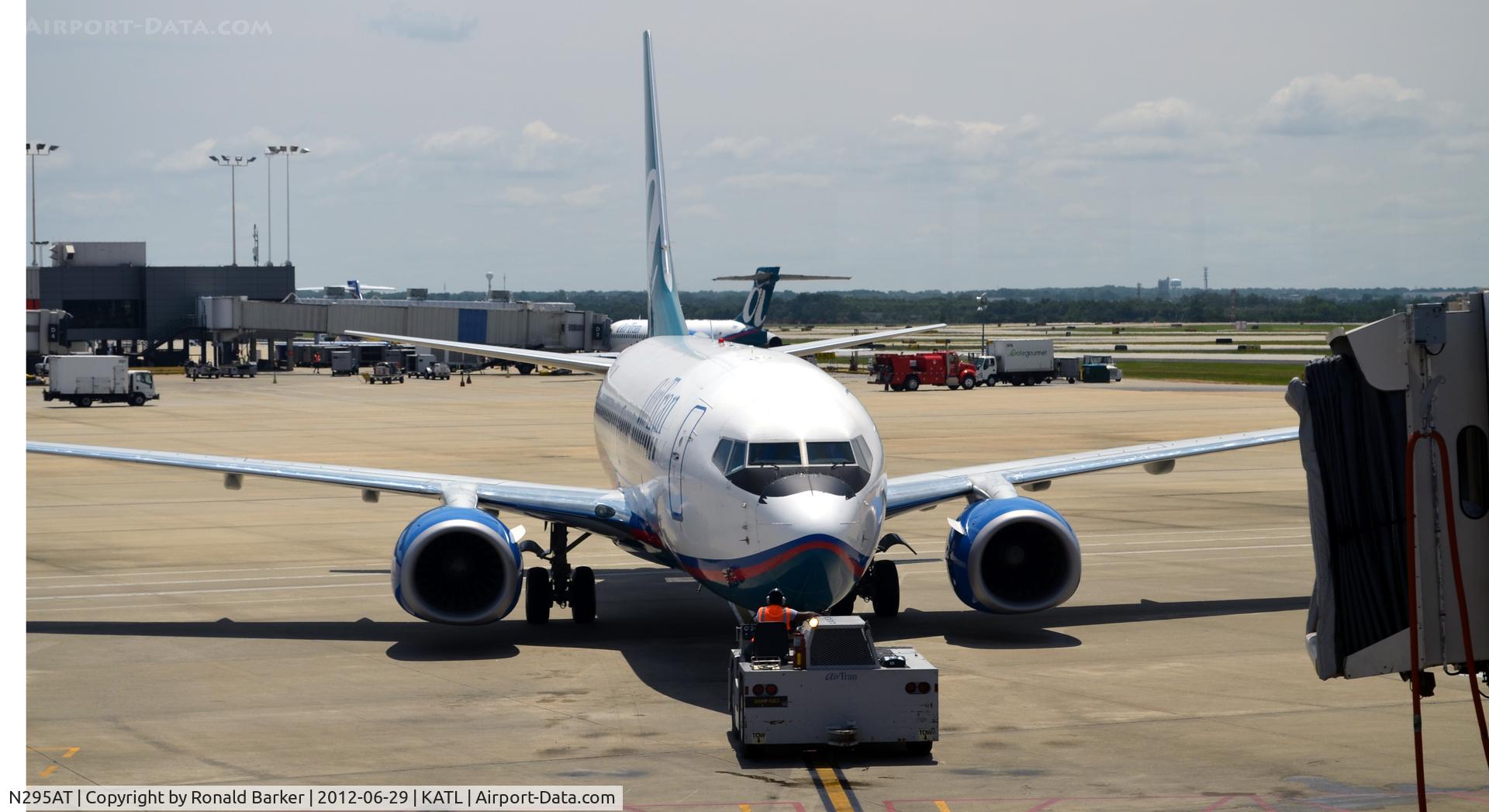 N295AT, 2006 Boeing 737-76N C/N 32677, Atlanta
