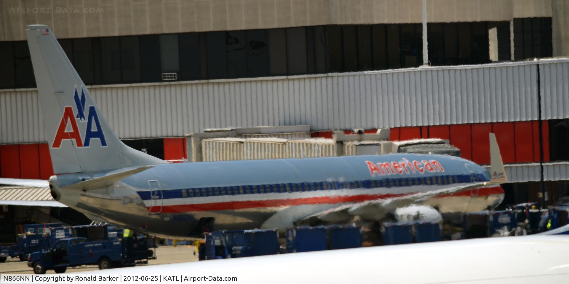 N866NN, 2010 Boeing 737-823 C/N 40584, Taxi ATL