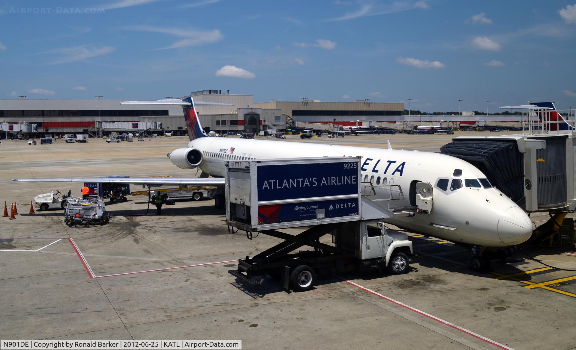 N901DE, 1992 McDonnell Douglas MD-88 C/N 53378, Atlanta