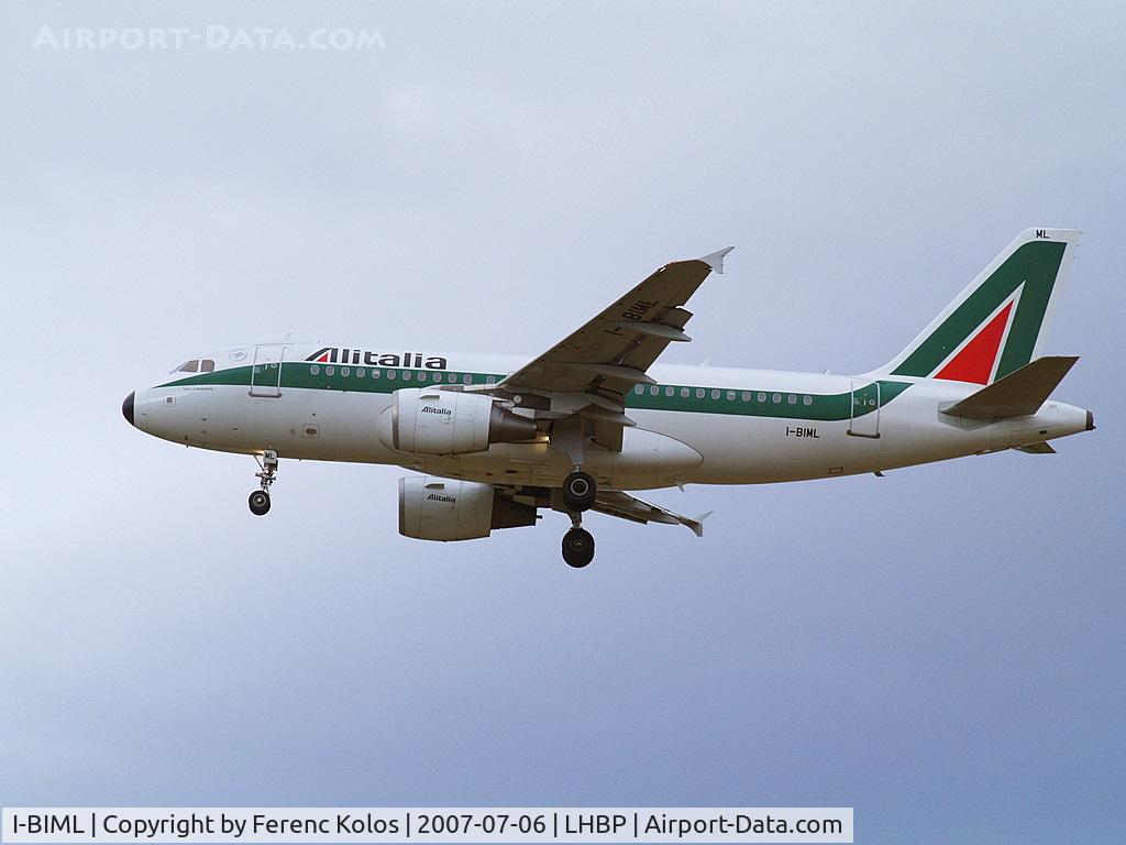 I-BIML, 2004 Airbus A319-112 C/N 2127, Ferihegy
