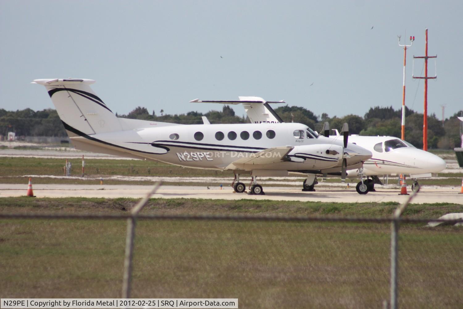 N29PE, Raytheon Aircraft Company B200 C/N BB-1913, Beech 200