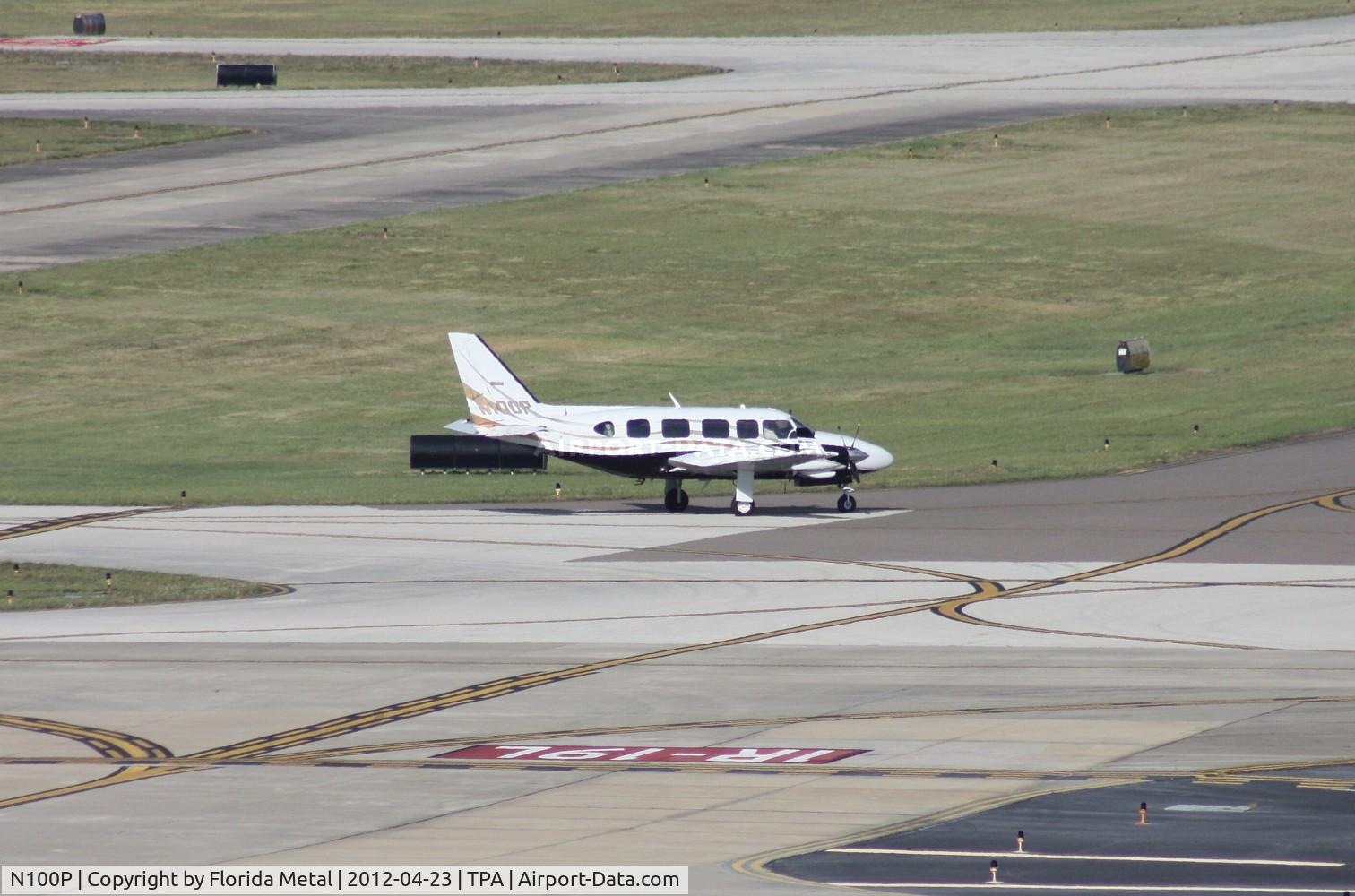 N100P, 1982 Piper PA-31-350 Chieftain C/N 31-8252019, PA-31-350