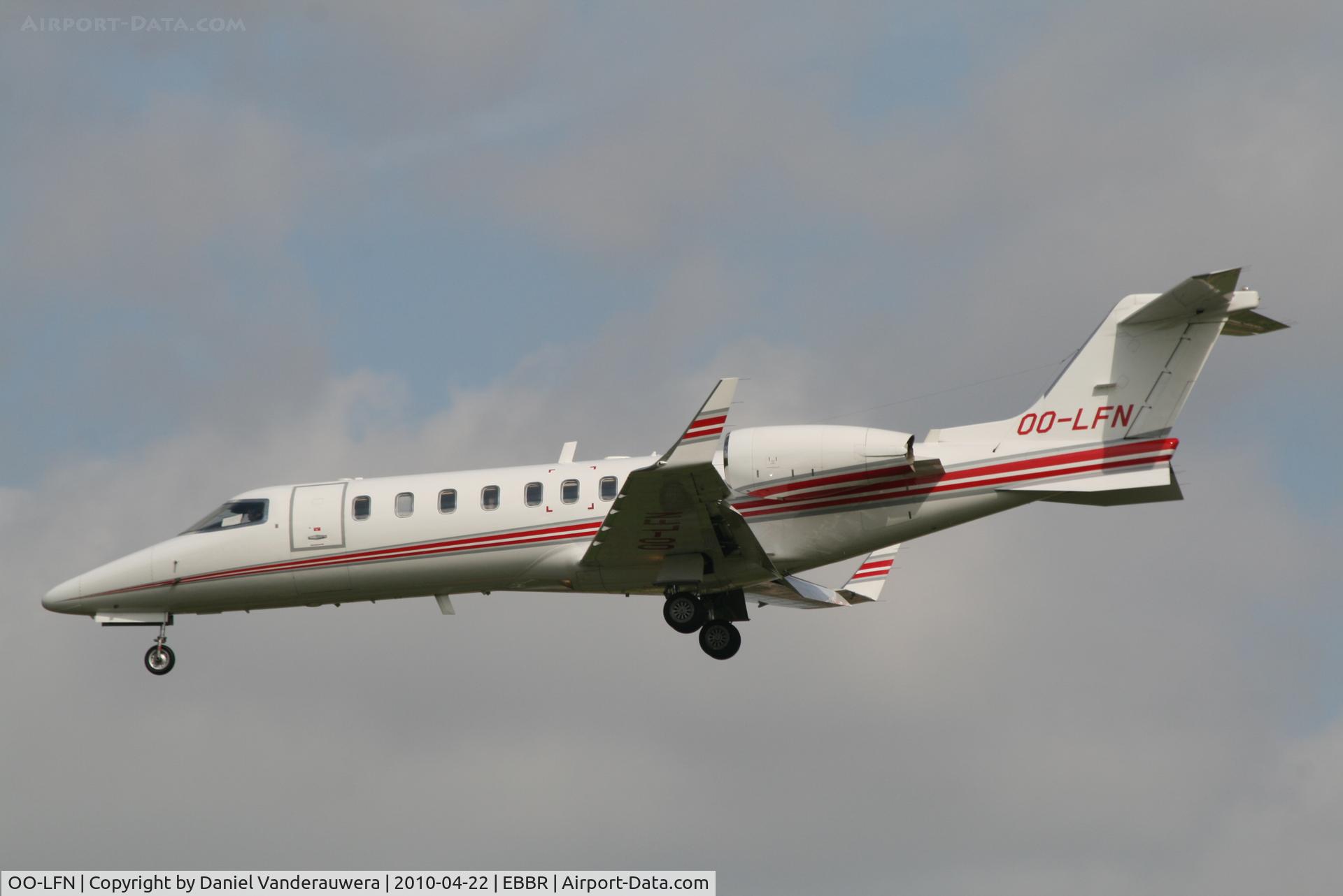 OO-LFN, Learjet 45 C/N 45-250, Descending to RWY 25L