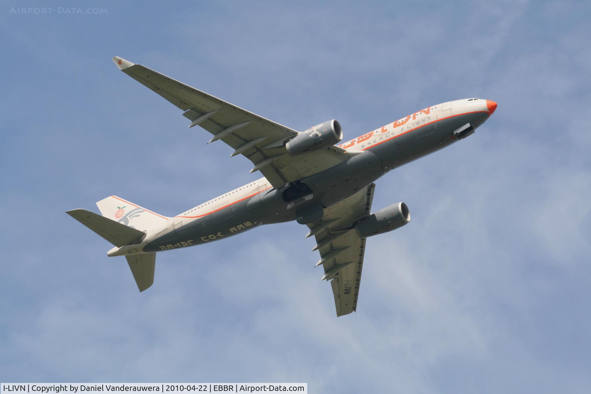 I-LIVN, 2004 Airbus A330-243 C/N 597, Climbing from RWY 07R