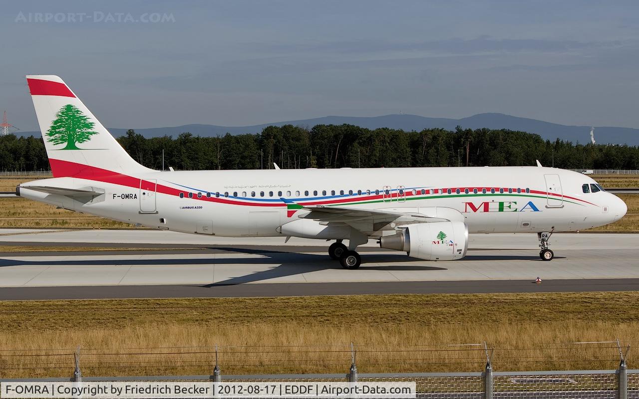 F-OMRA, 2012 Airbus A320-214 C/N 5162, taxying to the gate