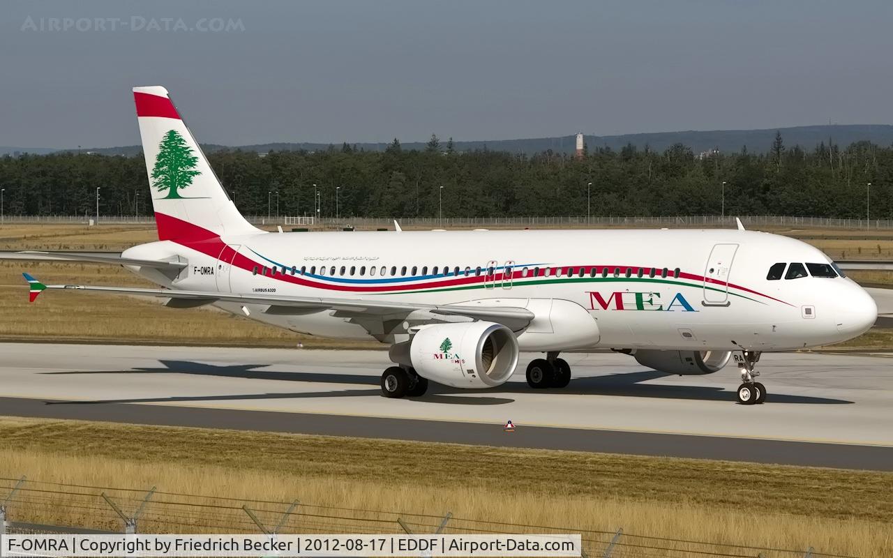 F-OMRA, 2012 Airbus A320-214 C/N 5162, taxying to the gate