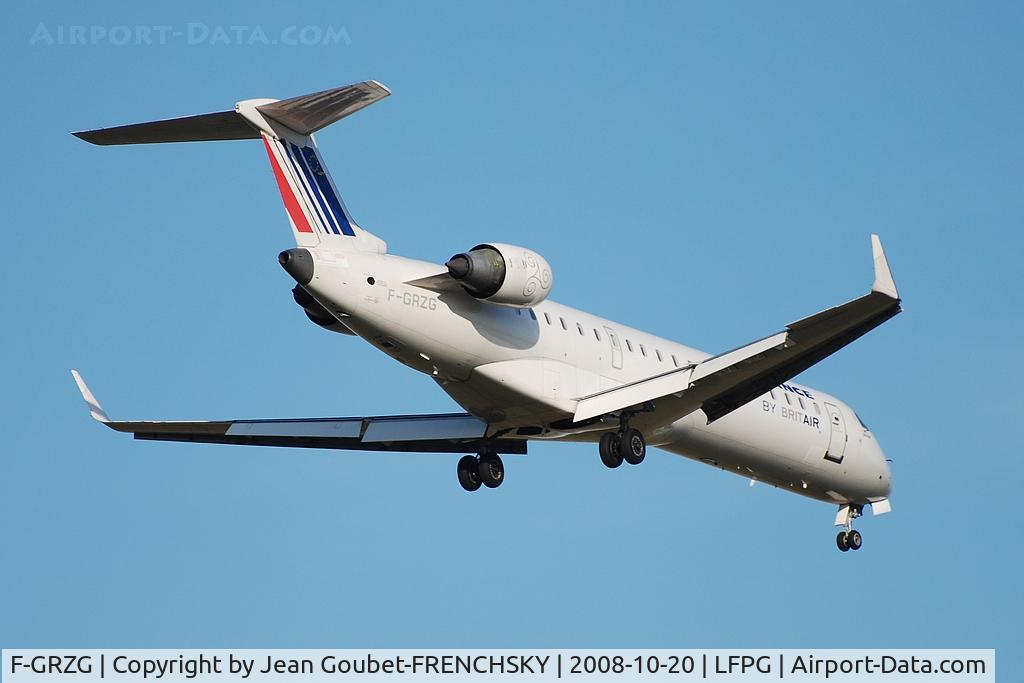 F-GRZG, 2002 Bombardier CRJ-701 (CL-600-2C10) Regional Jet C/N 10037, BZH [DB] Brit' Air landing from Nantes
