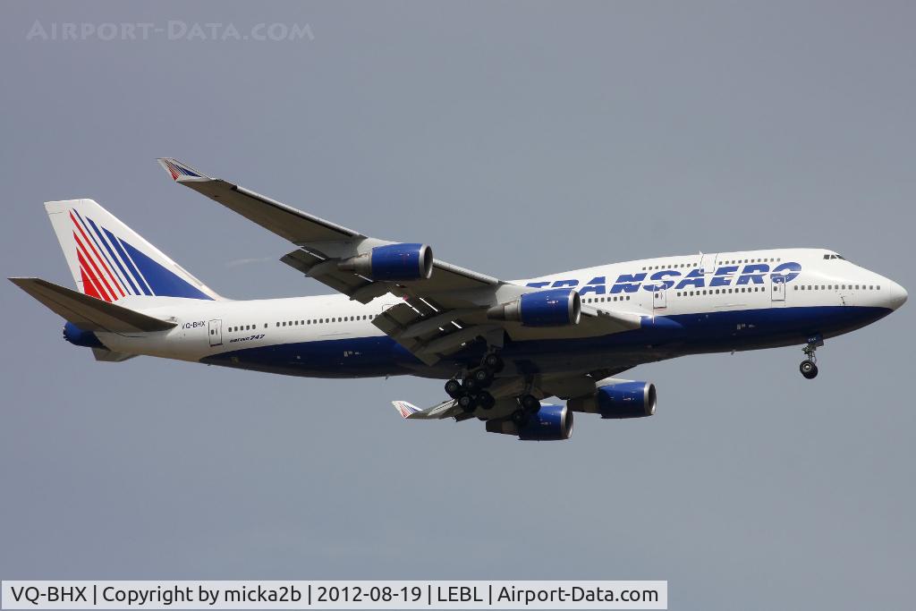 VQ-BHX, 1998 Boeing 747-4F6 C/N 28960, Landing