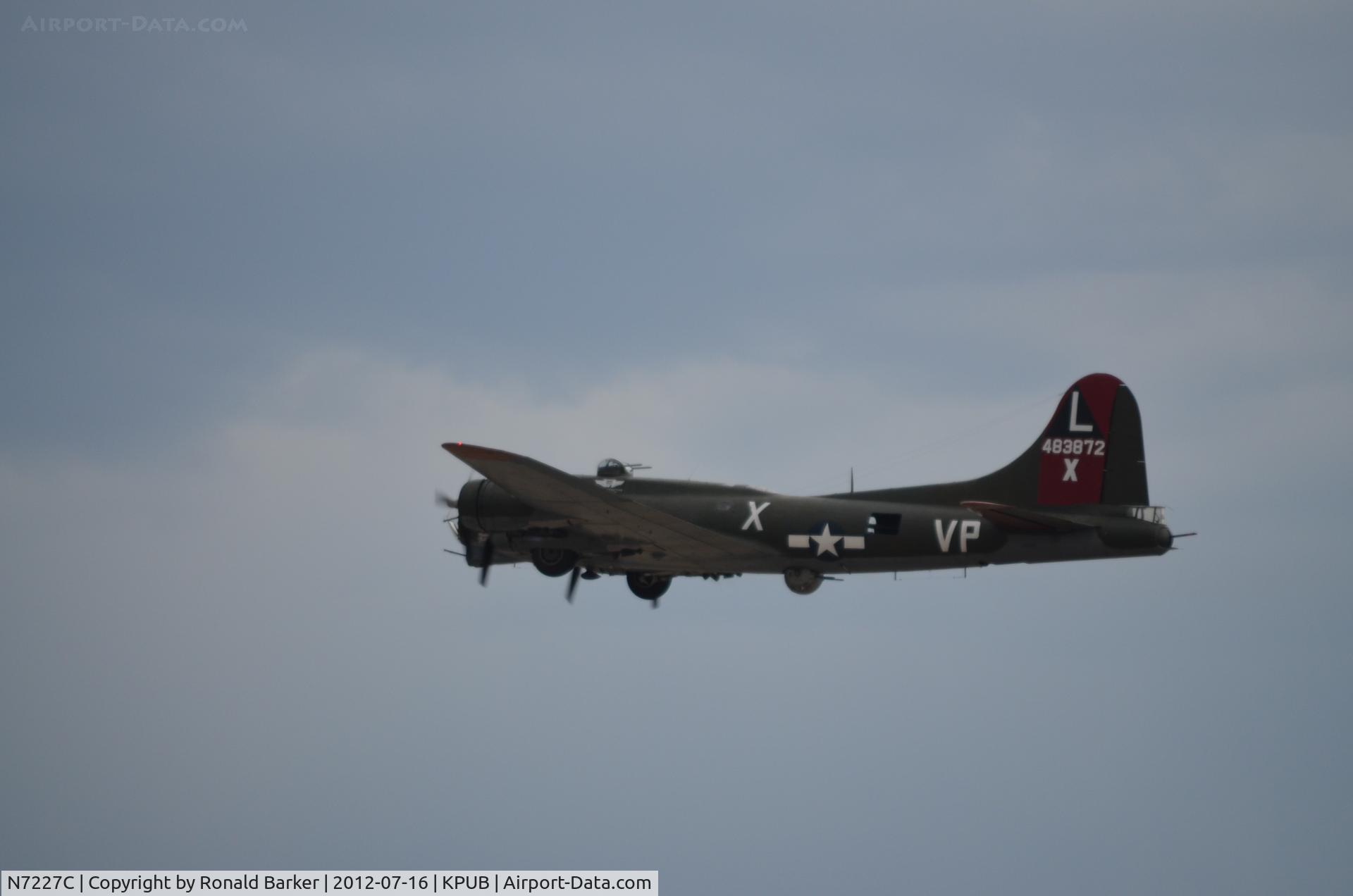 N7227C, 1944 Boeing B-17G Fortress C/N 32513, B-17G traffic pattern PUB