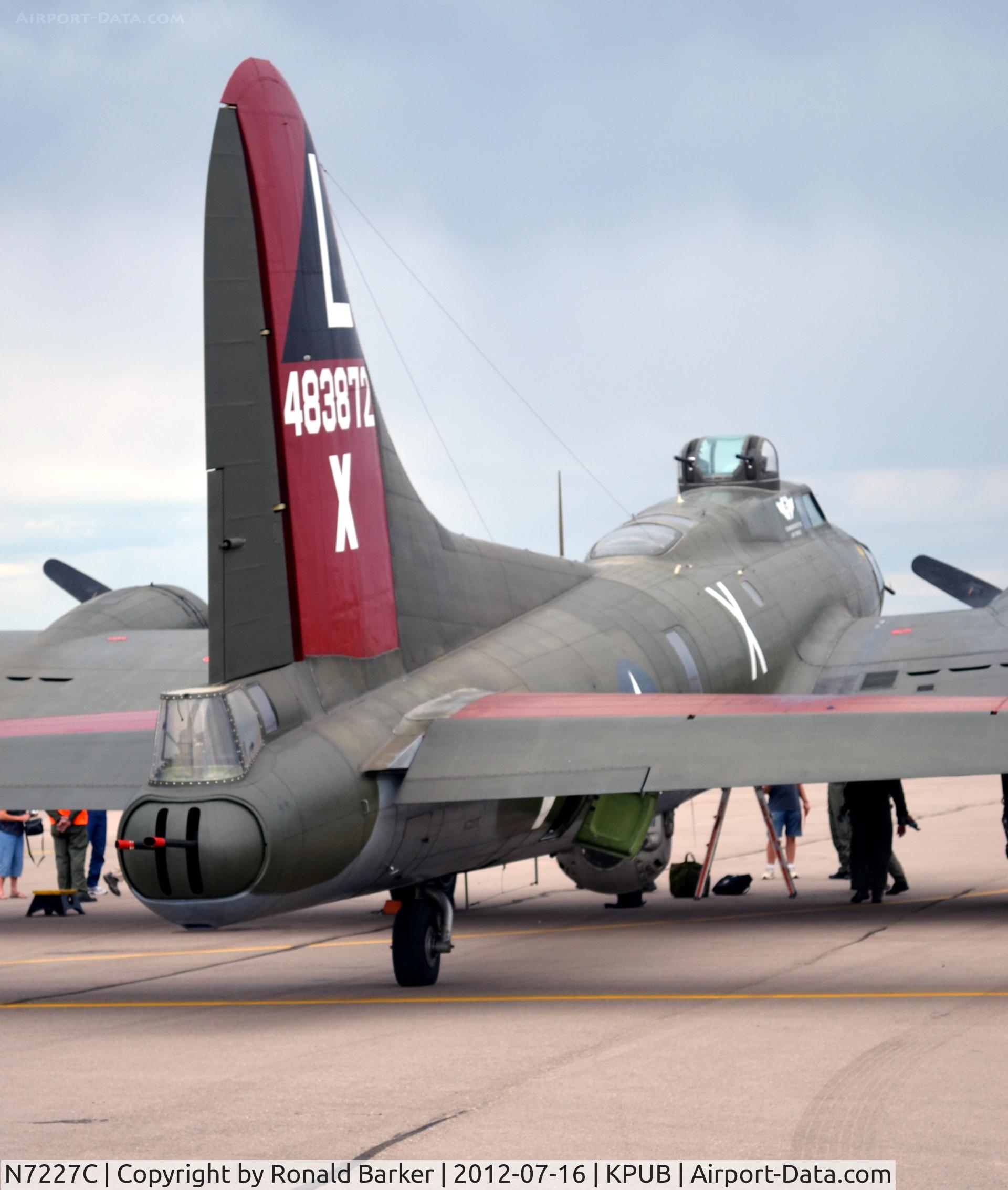 N7227C, 1944 Boeing B-17G Fortress C/N 32513, Right  rear tail