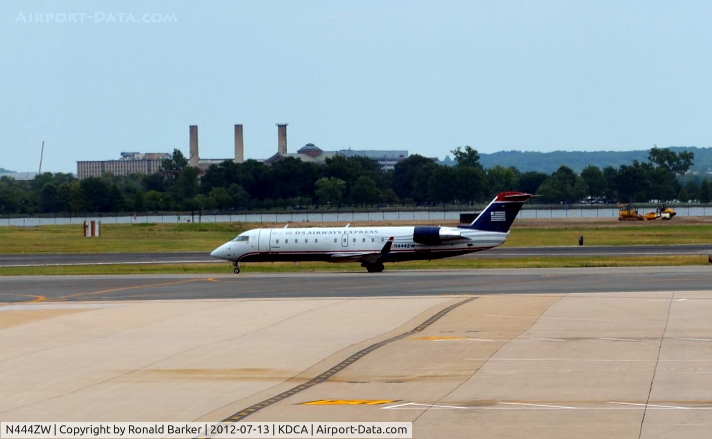 N444ZW, 2003 Canadair CRJ-200LR (CL-600-2B19) C/N 7788, Taxi DCA