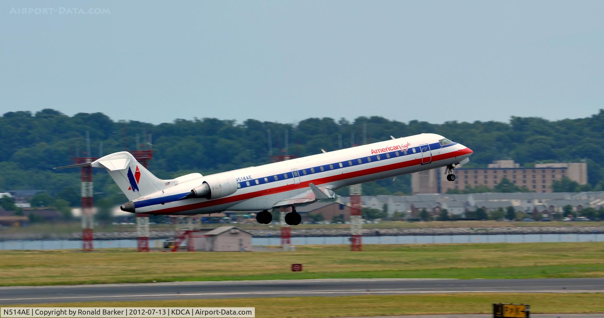 N514AE, 2003 Bombardier CRJ-701 (CL-600-2C10) Regional Jet C/N 10119, Takeoff