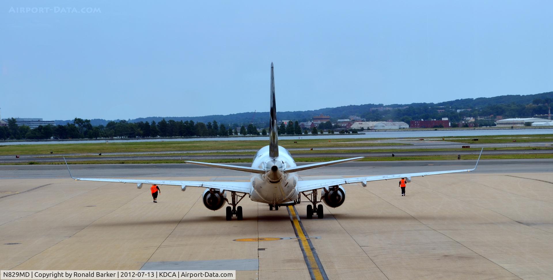N829MD, 2005 Embraer 170SU (ERJ-170-100SU) C/N 17000049, Taxi DCA