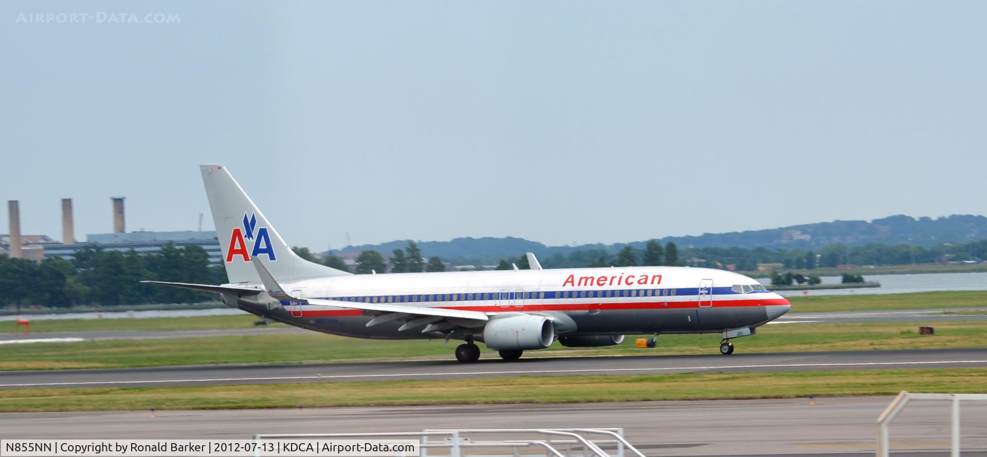 N855NN, 2010 Boeing 737-823 C/N 40582, Takeoff DCA