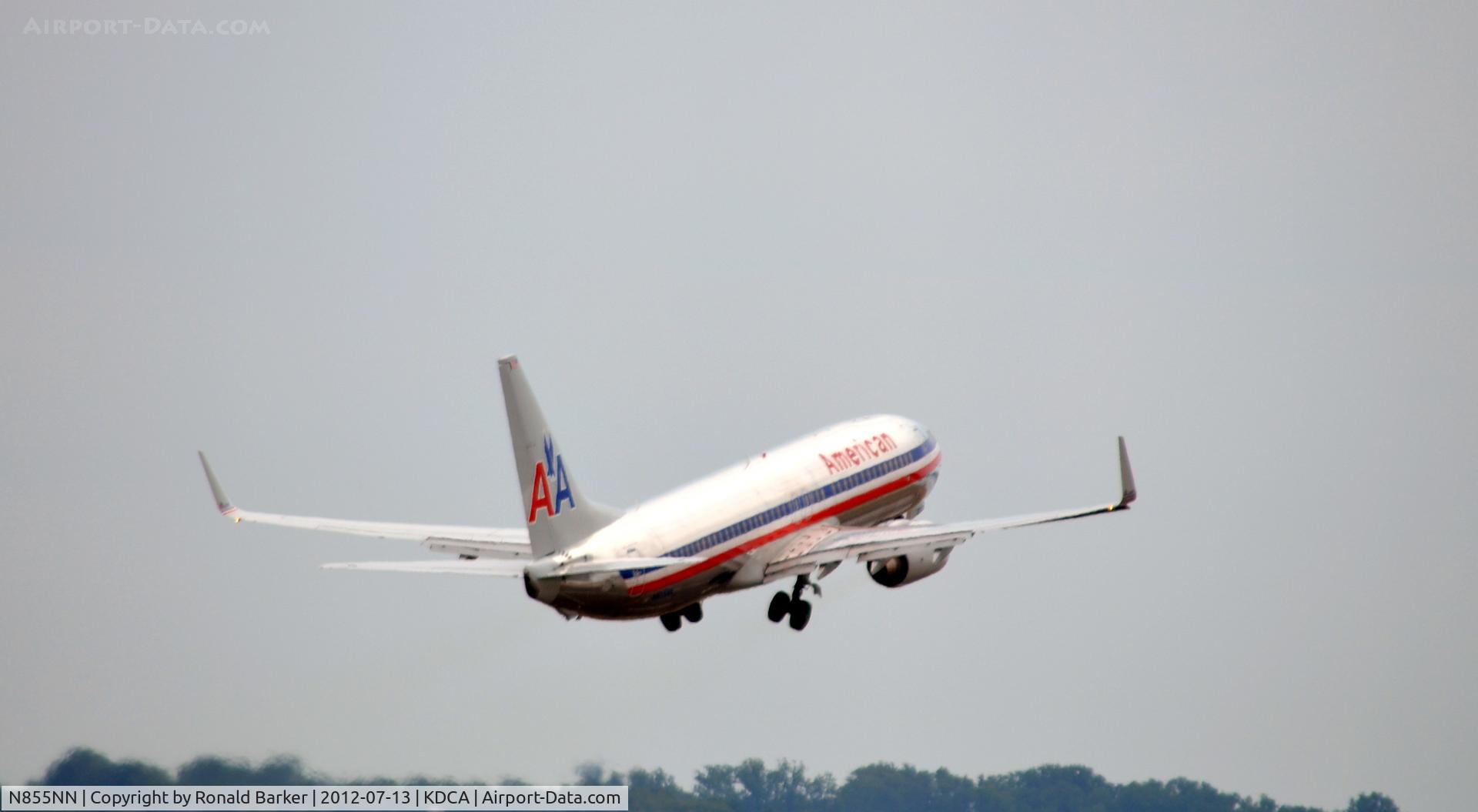 N855NN, 2010 Boeing 737-823 C/N 40582, Takeoff DCA