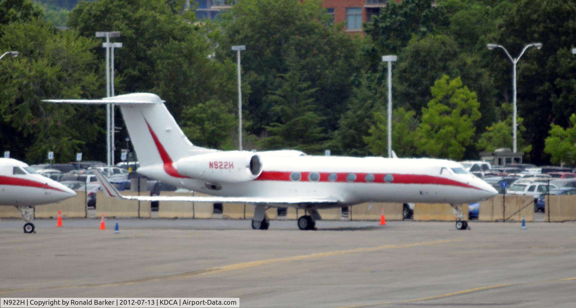 N922H, 2005 Gulfstream Aerospace GIV-X (G450) C/N 4036, DCA, VA
