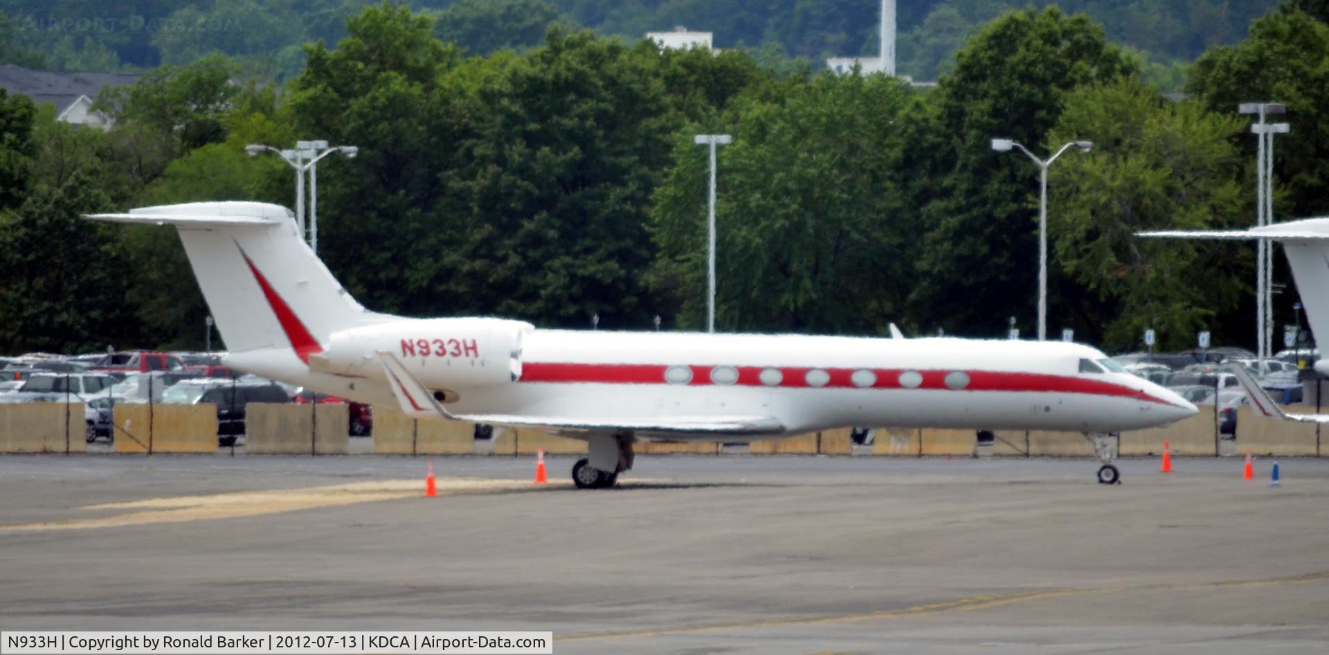 N933H, 2005 Gulfstream Aerospace GV-SP (G550) C/N 5077, DCA, VA
