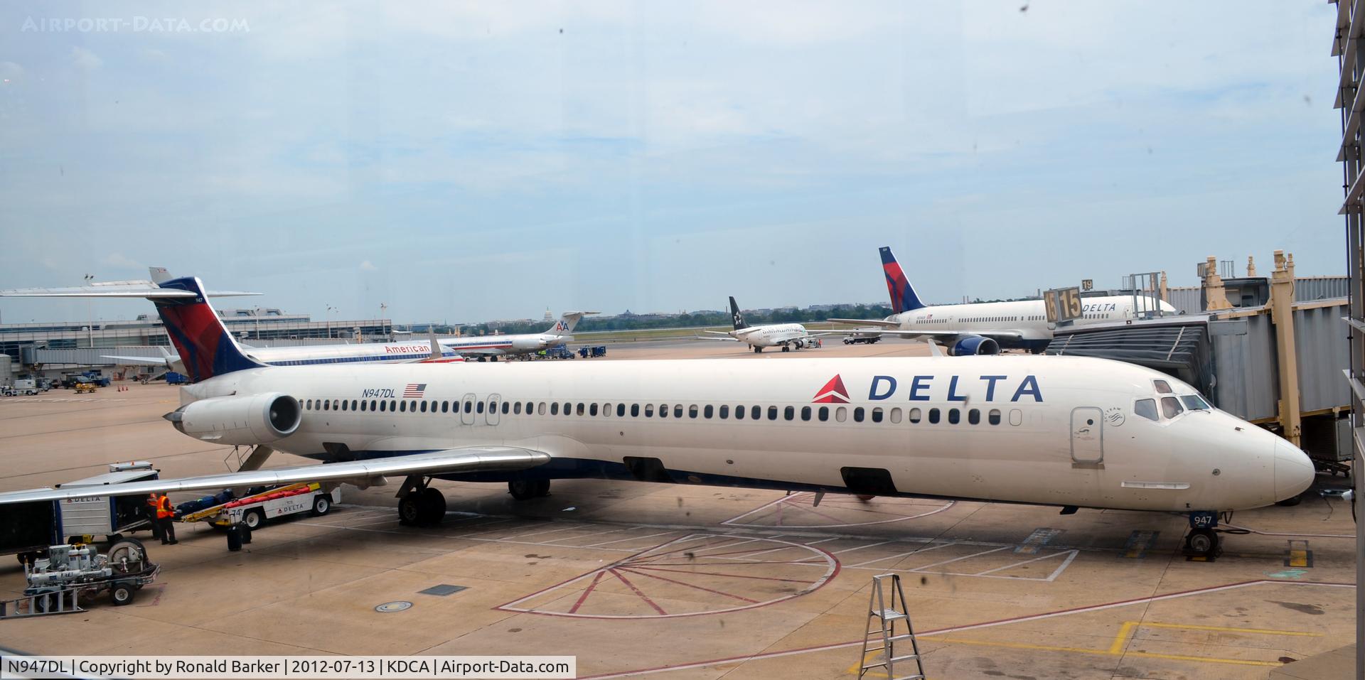 N947DL, 1989 McDonnell Douglas MD-88 C/N 49878, DCA, VA