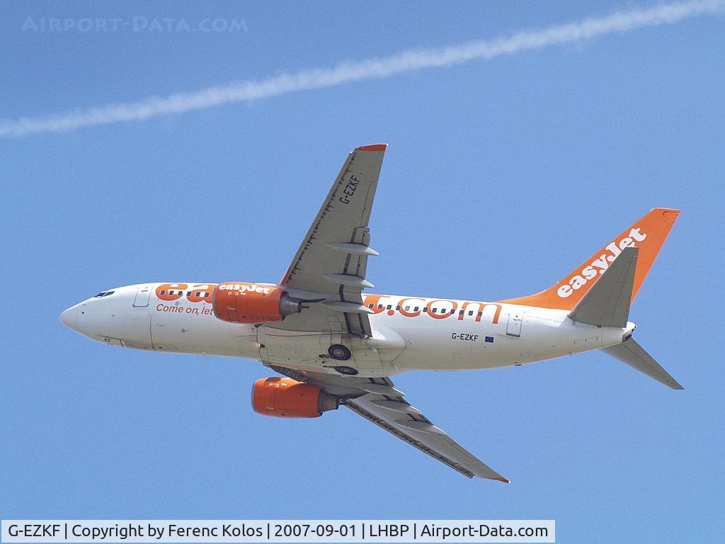 G-EZKF, 2004 Boeing 737-73V C/N 32427, Ferihegy
