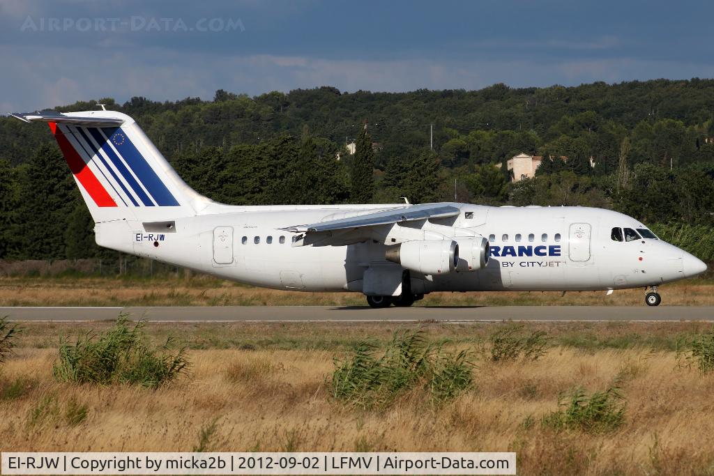 EI-RJW, 2000 British Aerospace Avro 146-RJ85A C/N E2371, Taxiing for departure to London City