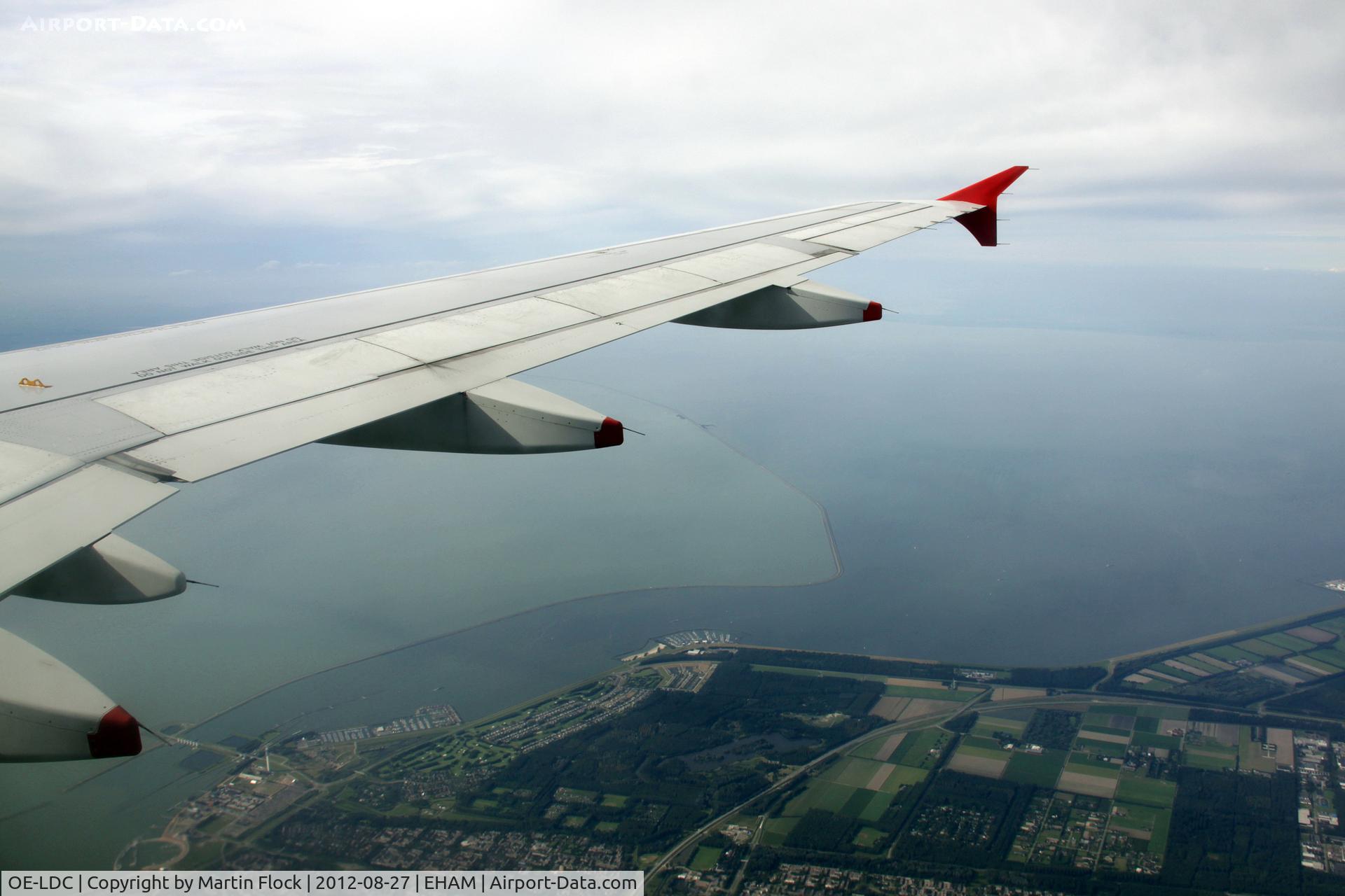 OE-LDC, 2004 Airbus A319-112 C/N 2262, .....