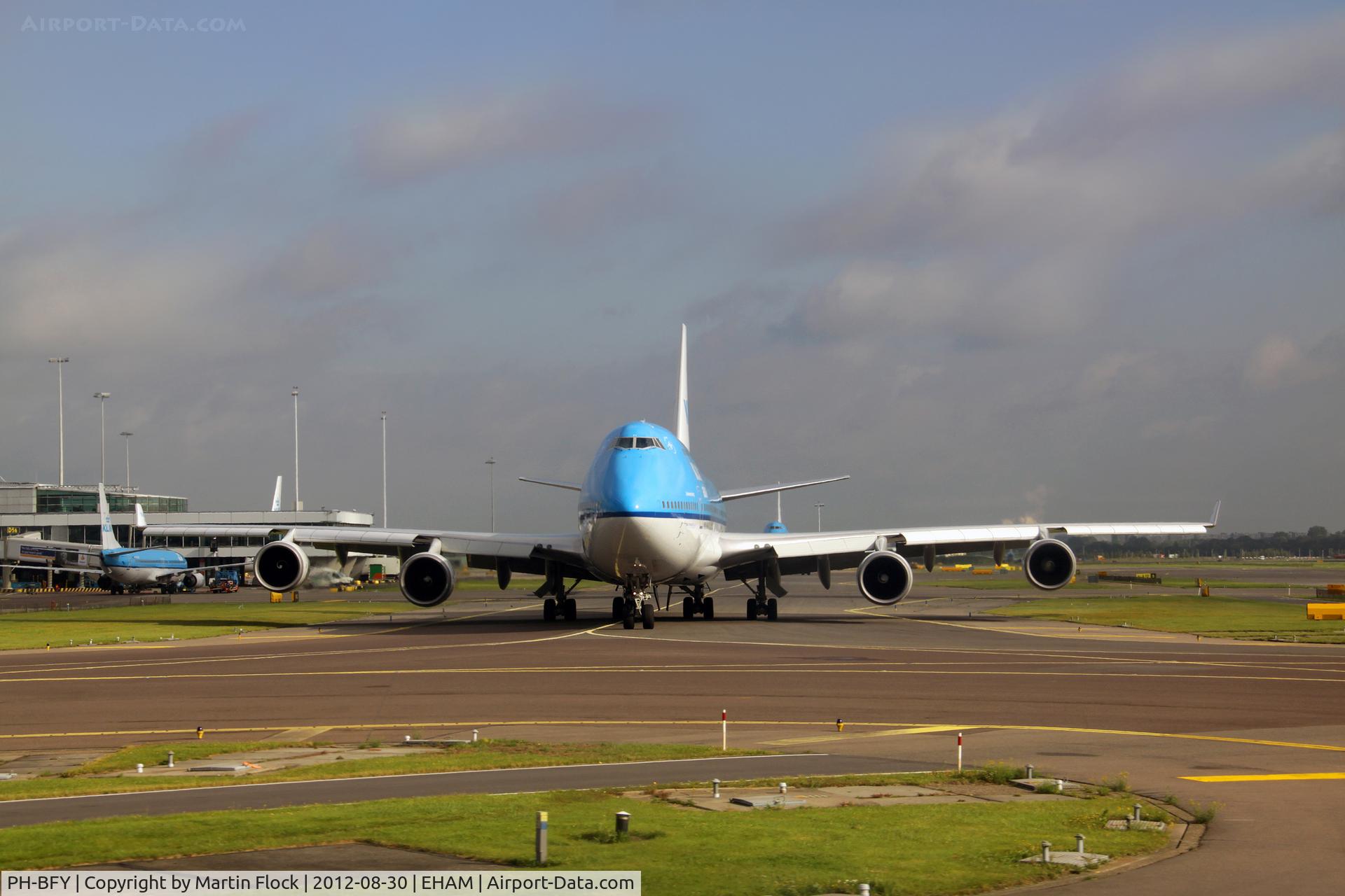PH-BFY, 2002 Boeing 747-406BC C/N 30455, .....