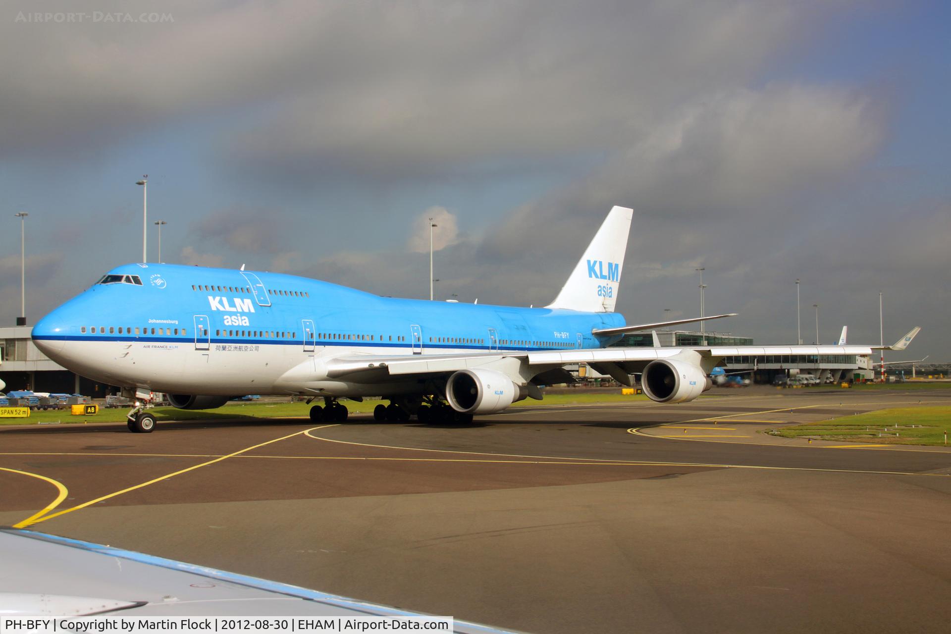 PH-BFY, 2002 Boeing 747-406BC C/N 30455, .....