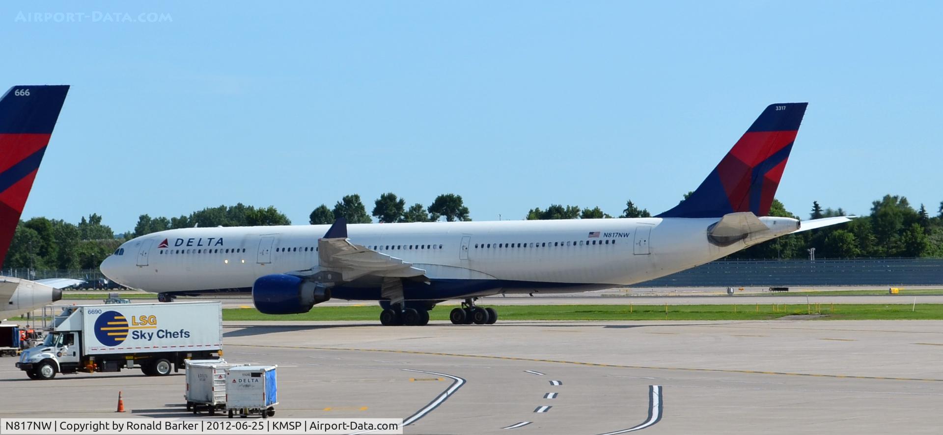 N817NW, 2007 Airbus A330-323 C/N 0843, Taxi MSP