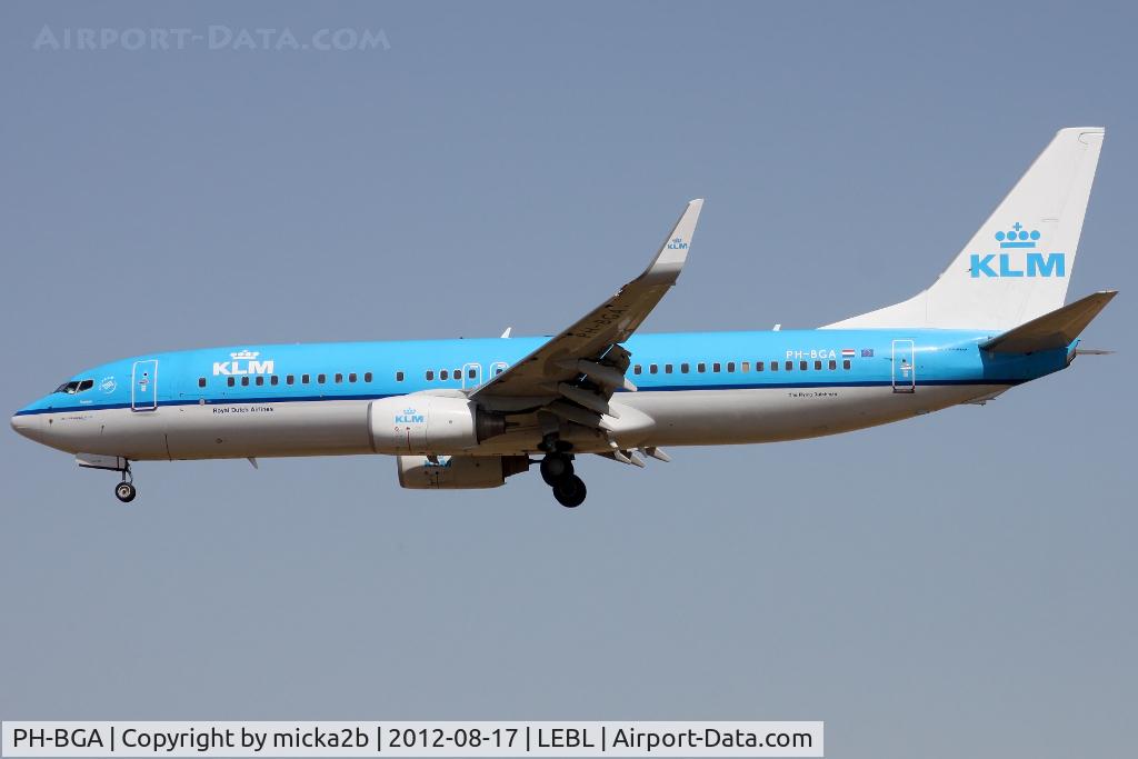 PH-BGA, 2008 Boeing 737-8K2 C/N 37593, Landing
