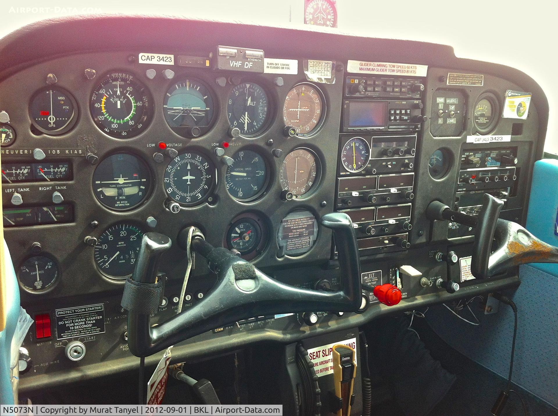 N5073N, 1985 Cessna 172P C/N 17276404, The instrument cluster (@ the 2012 Cleveland National Air Show)
