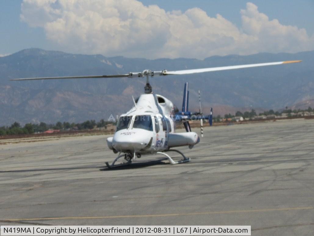 N419MA, 1984 Bell 222UT C/N 47518, Waiting arrival of assisting ship