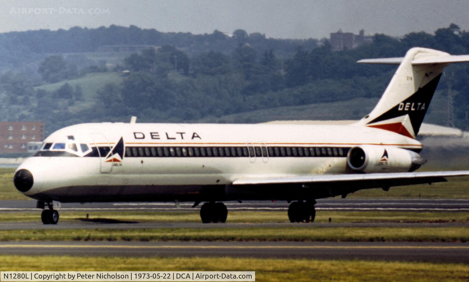 N1280L, 1969 Douglas DC-9-32 C/N 47359, DC-9-32 of Delta Air Lines arriving at Washington National in May 1973.