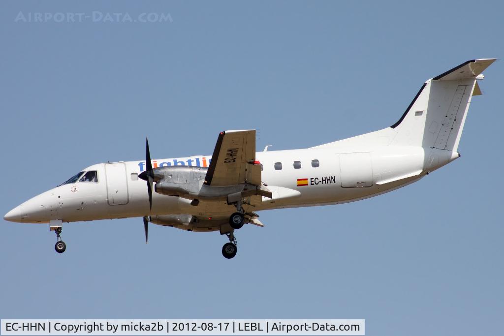 EC-HHN, 1988 Embraer EMB-120RT Brasilia C/N 120103, Landing